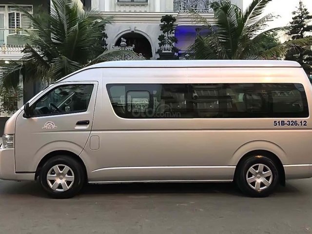 Cần bán Toyota Hiace 3.0 năm 2019, màu bạc, xe nhập0