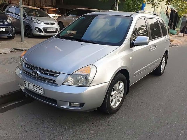 Bán xe Kia Carnival sản xuất năm 2009, màu bạc, xe nhập0