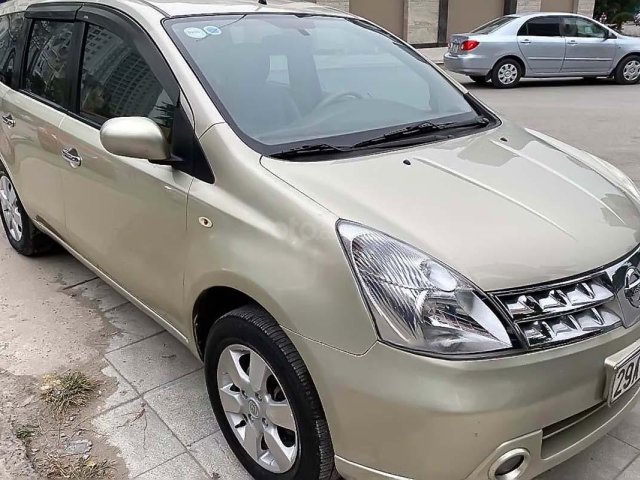 Cần bán lại xe Nissan Grand livina năm 2011, màu vàng như mới, 330tr0