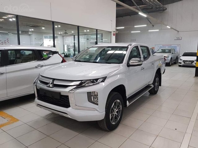 Bán Mitsubishi Triton sản xuất năm 2019, màu trắng, nhập khẩu