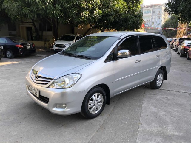 Cần bán xe Toyota Innova năm 2009, màu bạc mới 95% giá 365 triệu đồng