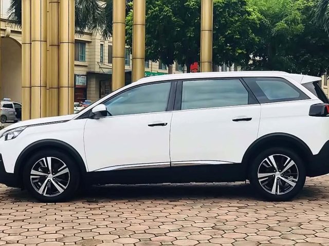 Cần bán xe Peugeot 5008 2018, màu trắng0