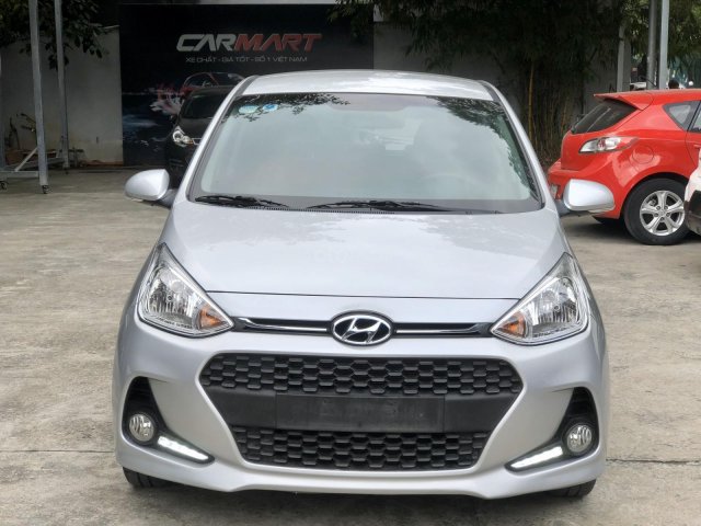 Bán Hyundai Grand i10 i10 Hatchback tự động 2018, màu bạc, 406 triệu