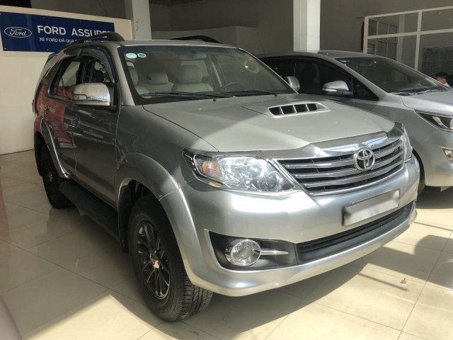 Cần bán xe Toyota Fortuner 2.5MT 2015 số sàn, xe bán tại hãng. Có hỗ trợ trả góp0