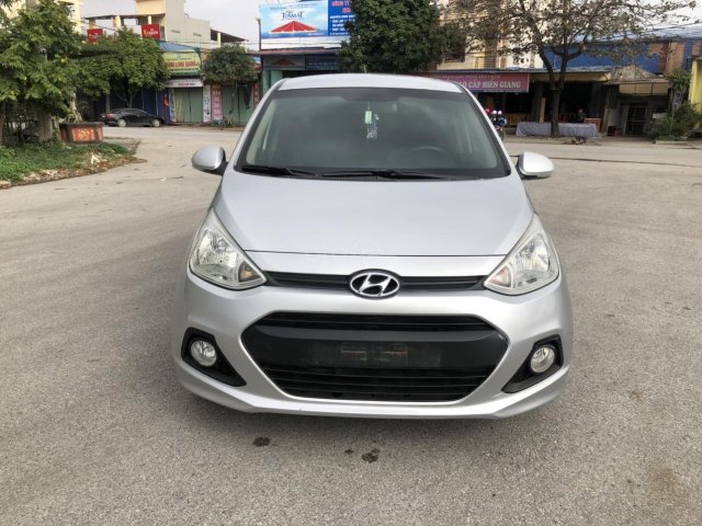 Cần bán xe Hyundai Grand i10 1.0 đời 2014, màu bạc, xe nhập