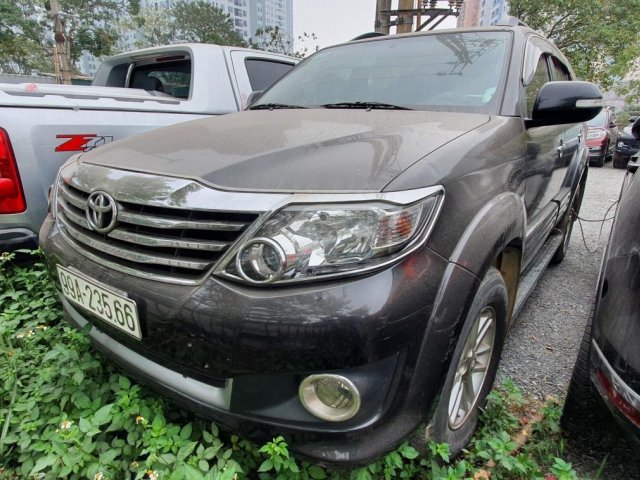 Ngân hàng phát mãi xe Toyota Fortuner sản xuất năm 2013, màu đen