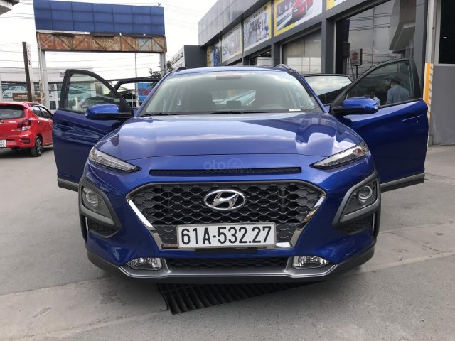 Bán Hyundai Kona 1.6Turbo màu xanh Tiger, số tự động sản xuất 2018, biển Bình Dương, đi 2000km