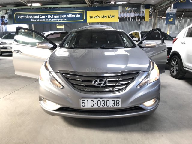 Bán Hyundai Sonata 2.0AT màu ghi bạc, nhập Hàn Quốc 2011 biển Sài Gòn