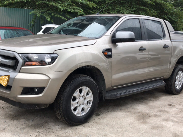 Bán ô tô Ford Ranger XLS MT sản xuất năm 2016, màu vàng, nhập khẩu nguyên chiếc