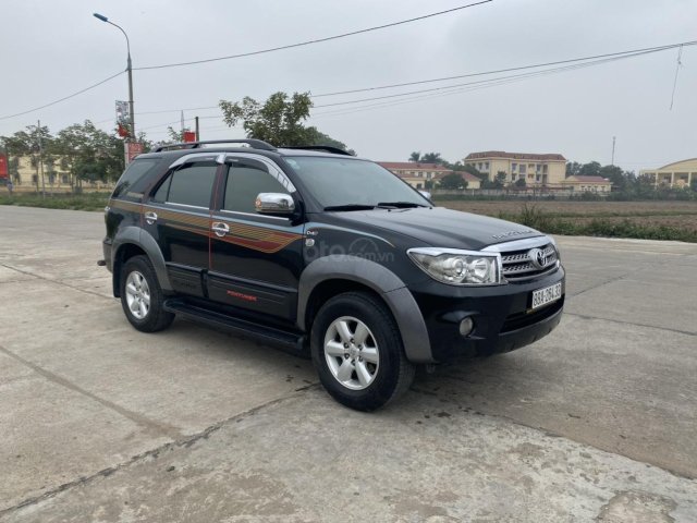 Bán Toyota Fortuner 2011, màu đen, liên hệ 09723995890