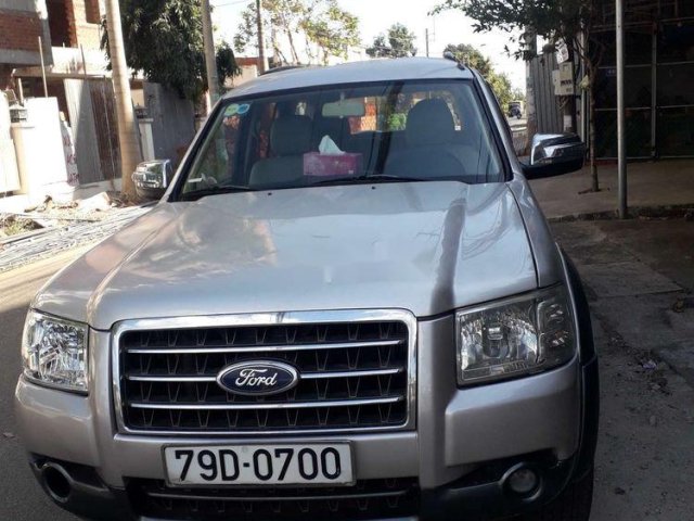 Cần bán Ford Everest đời 2007, màu bạc, giá 295tr0