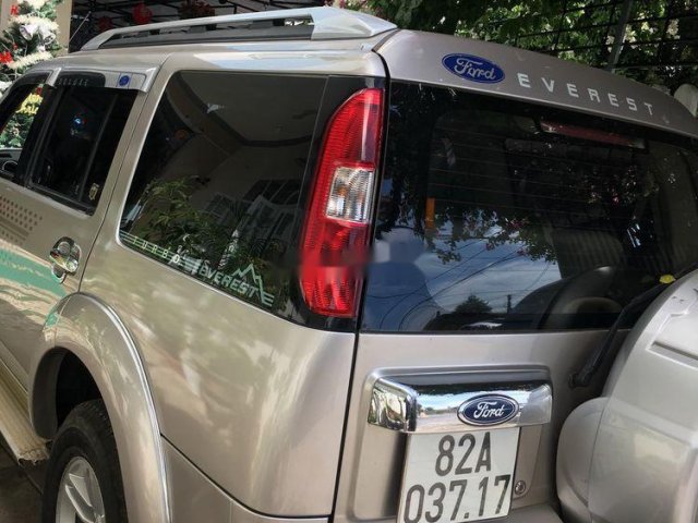 Bán xe Ford Everest đời 2009, màu vàng, giá tốt0