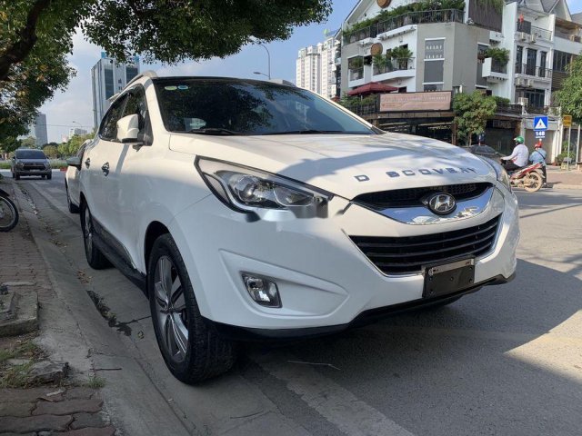 Bán ô tô Hyundai Tucson sản xuất năm 2014, màu trắng, nhập khẩu số tự động, giá tốt0