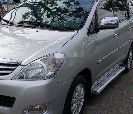 Cần bán Toyota Innova G đời 2008, màu bạc giá cạnh tranh0