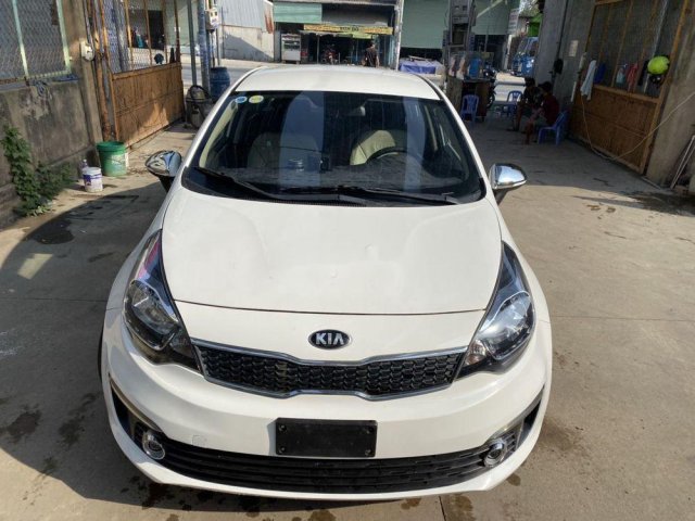 Cần bán gấp Kia Rio MT năm 2015, màu trắng, nhập khẩu nguyên chiếc còn mới giá cạnh tranh0