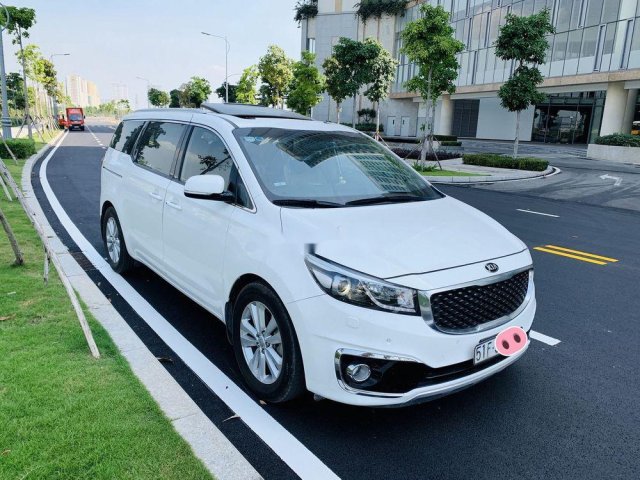 Cần bán Kia Sedona đời 2015 giá cạnh tranh0