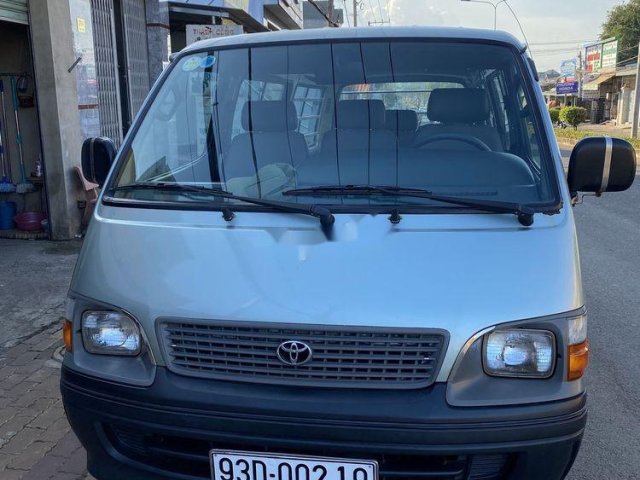 Cần bán xe cũ Toyota Hiace đời 2004, giá 160tr