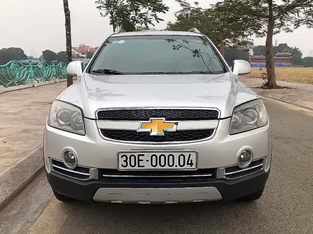 Cần bán lại xe Chevrolet Captiva 2011, màu bạc số sàn, giá tốt