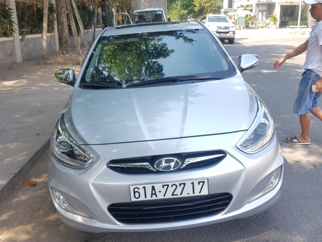 Cần bán gấp Hyundai Accent Hatchback 2014 cực mới