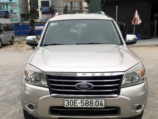 Cần bán gấp Ford Everest 2012 số sàn0