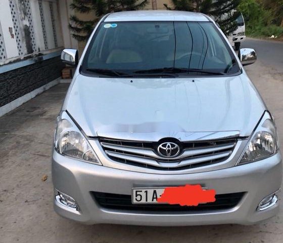 Cần bán xe Toyota Innova G sản xuất năm 2011, màu bạc, nhập khẩu chính chủ