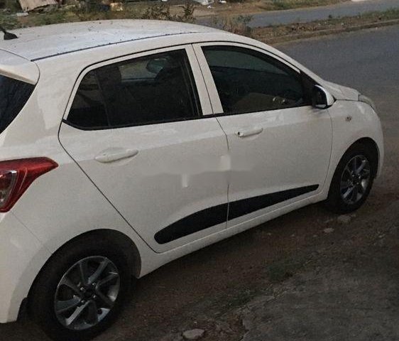 Xe Hyundai Grand i10 2015, màu trắng, nhập khẩu