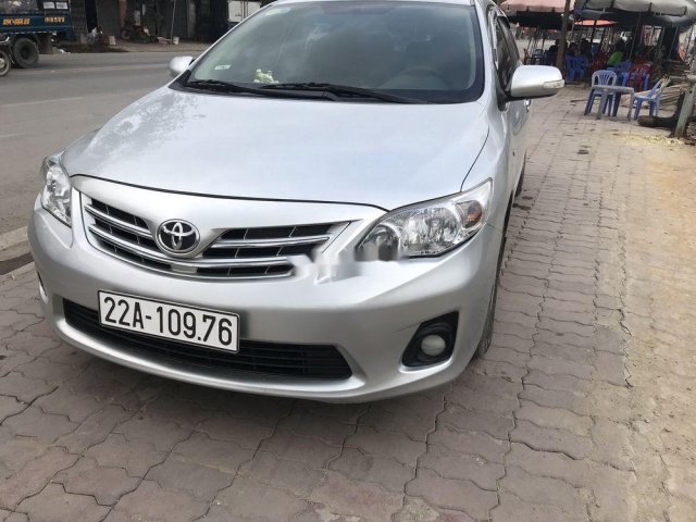 Cần bán Toyota Corolla Altis năm sản xuất 2010, phom mới 20110