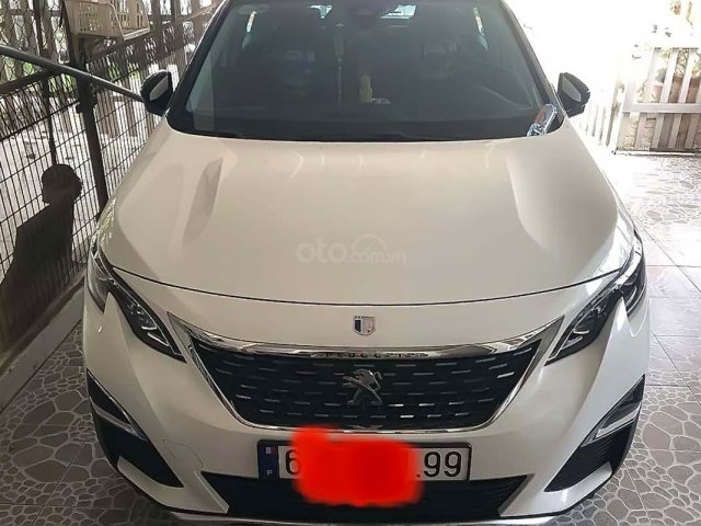 Bán xe Peugeot 5008 đời 2018, màu trắng0