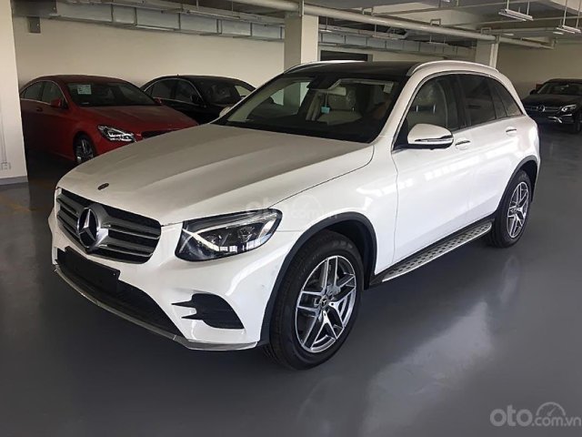 Nhanh tay tậu xế - Số lượng có hạn, Mercedes GLC 300 năm 2019, màu trắng