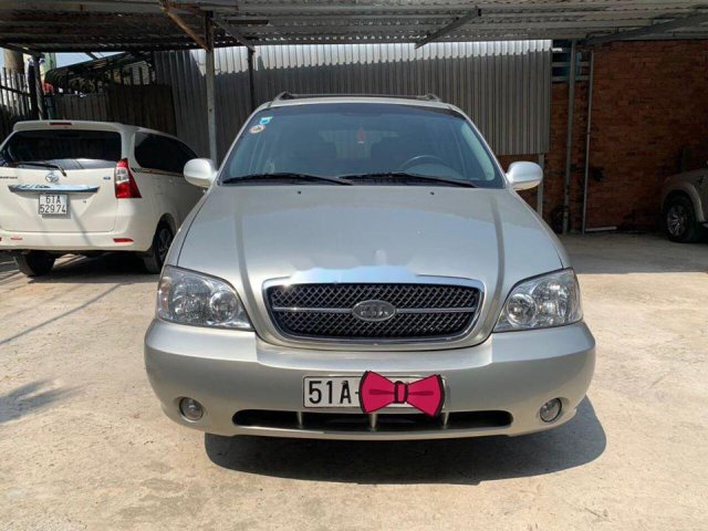 Cần bán lại xe Kia Carnival năm sản xuất 2008, màu bạc