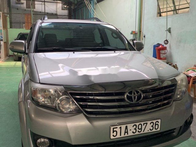 Bán Toyota Fortuner đời 2012, màu bạc