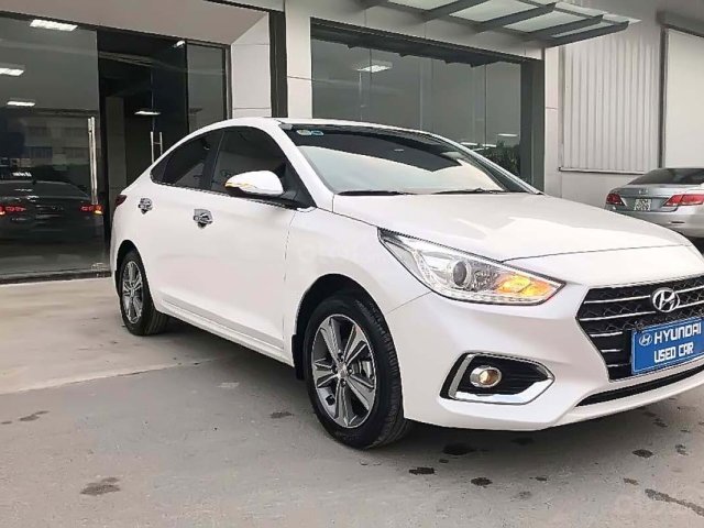 Cần bán xe Hyundai Accent 2019, màu trắng giá cạnh tranh0