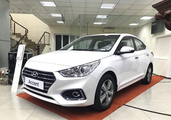 Hyundai Accent số sàn, màu trắng 420tr, tặng phụ kiện0