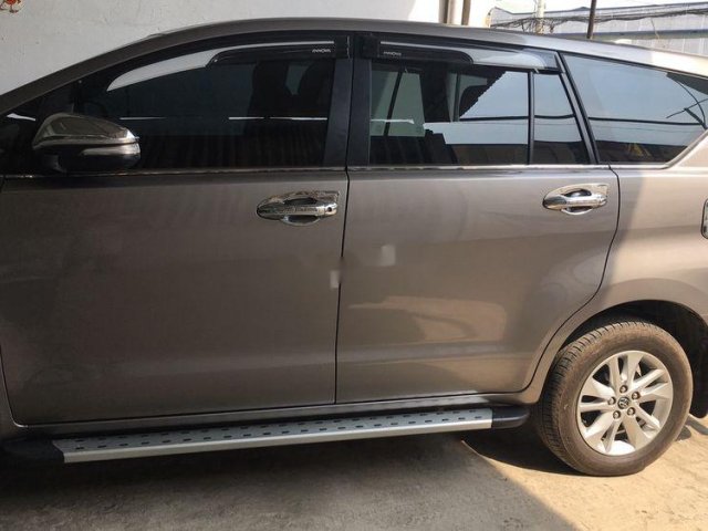 Cần bán lại xe Toyota Innova năm sản xuất 2017 xe gia đình0