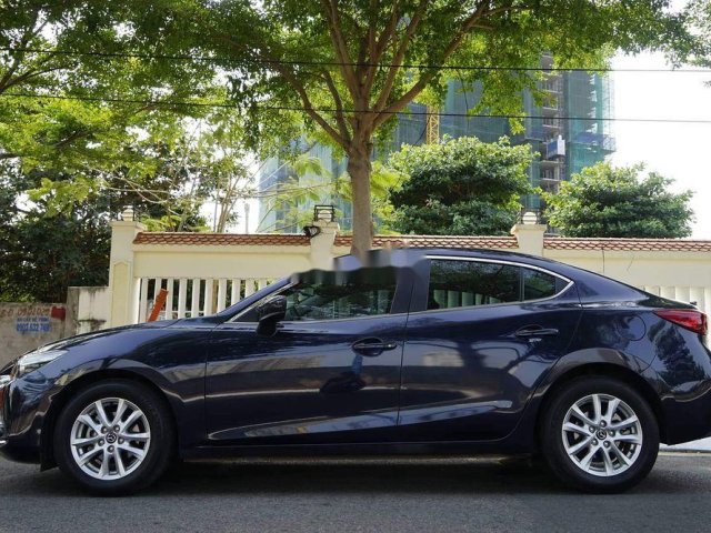 Bán Mazda 3 đời 2018, màu xanh lam chính chủ0