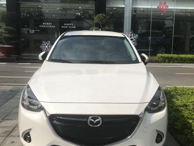 Cần bán gấp Mazda 2 sản xuất năm 2019, màu trắng, giá tốt0