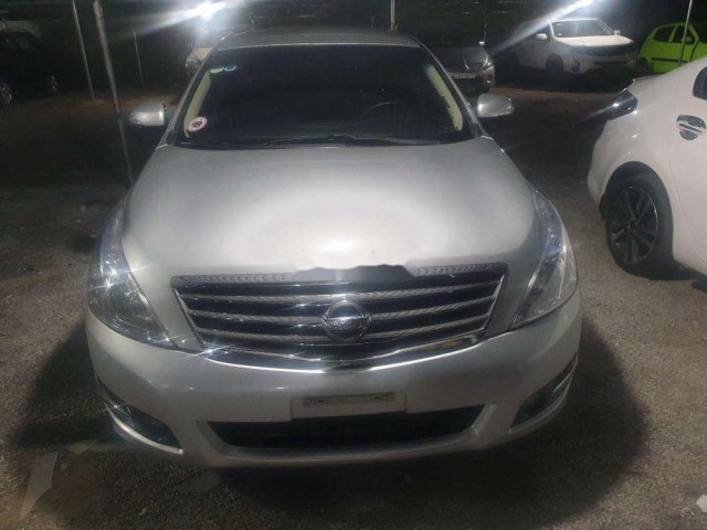 Cần bán xe Nissan Teana sản xuất năm 2010, màu bạc, xe nhập, 395tr0