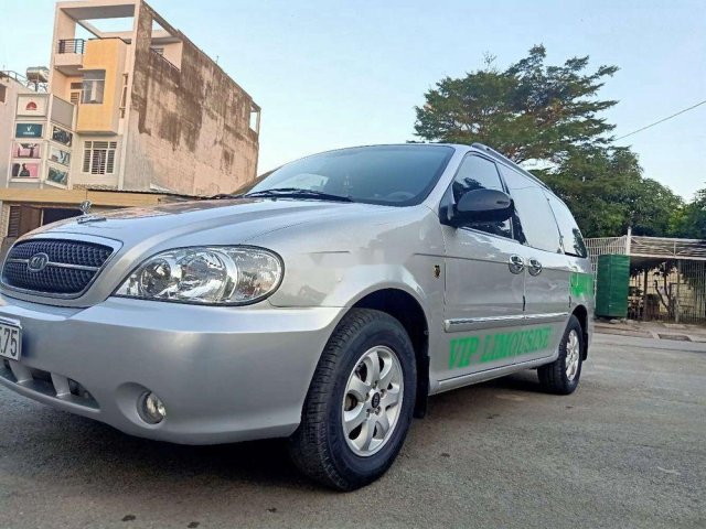 Cần bán lại xe Kia Carnival đời 2007, màu bạc còn mới, 205tr0