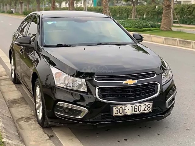 Cần bán xe Chevrolet Cruze 1.6 LT năm sản xuất 2016, màu đen, giá 366tr