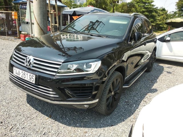 Cần bán Volkswagen Touareg sản xuất năm 2016, nhập khẩu nguyên chiếc0