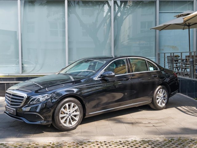 Bán Mercedes-benz E200, đăng ký 2019, 38 KM, màu đen, xe cũ chính hãng