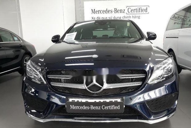 Cần bán Mercedes C300 đời 2017, màu đen0
