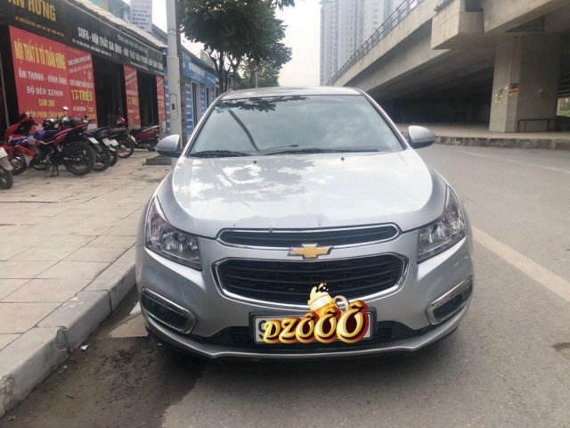 Bán Chevrolet Cruze LT năm 2018, màu bạc số sàn, 395 triệu0