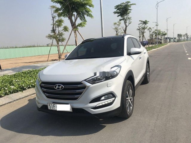 Cần bán Hyundai Tucson 2.0 sản xuất năm 2015, màu trắng, giá chỉ 780 triệu