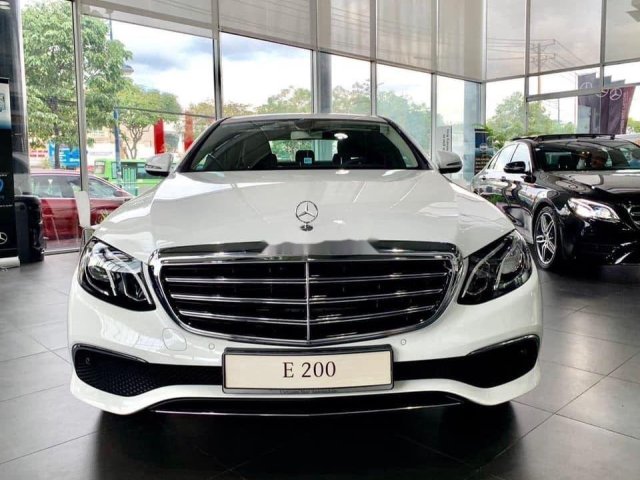 Cần bán Mercedes E200 năm 2019, odo 5.900km0