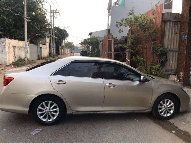 Bán ô tô Toyota Camry sản xuất năm 2014, màu bạc, giá chỉ 690 triệu