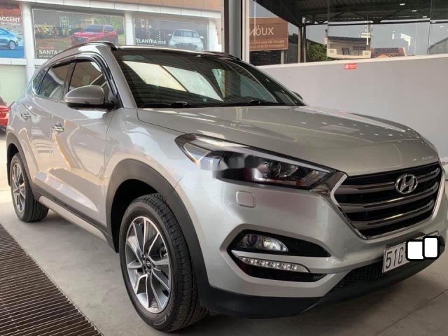 Cần bán xe Hyundai Tucson 2.0 AT đời 2017 số tự động, giá tốt0