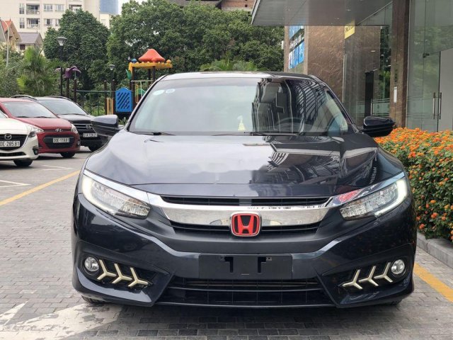 Cần bán gấp Honda Civic 1.5L Vtec Turbo đời 2018, nhập khẩu nguyên chiếc0