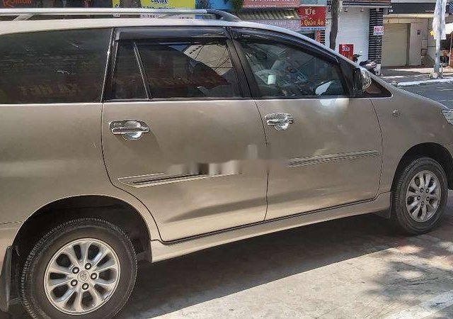 Bán ô tô Toyota Innova sản xuất 2014 chính chủ, giá tốt