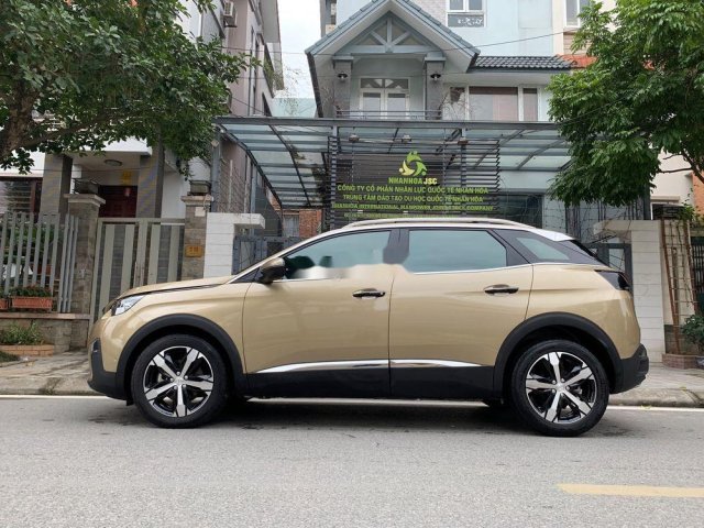 Cần bán xe Peugeot 3008 năm sản xuất 2019, màu vàng